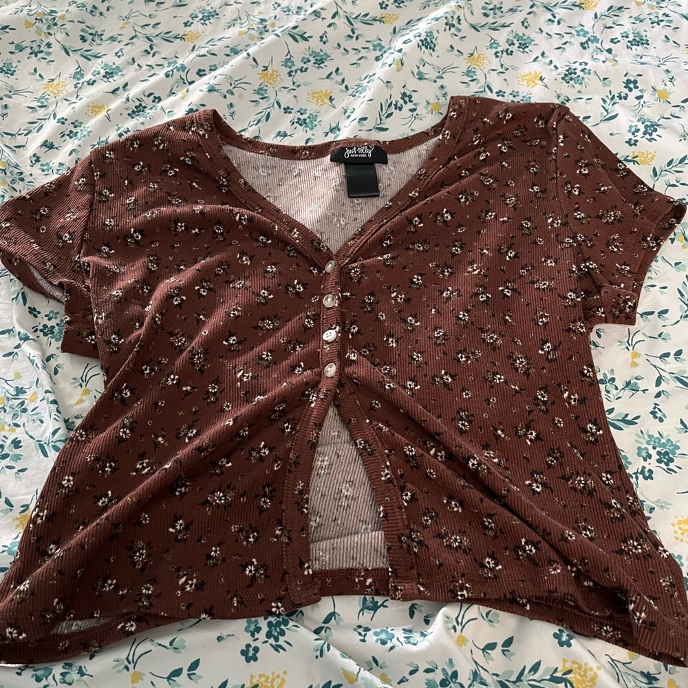 Floral brown buttoned shirt